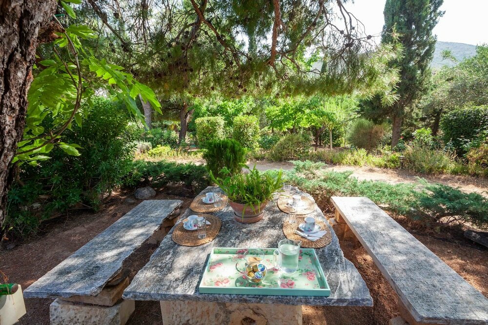 Фото Beautiful mini eco farmhouse