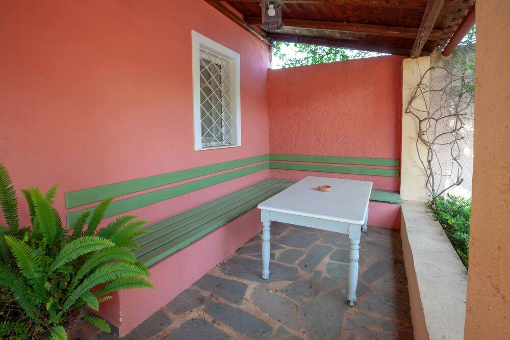 Фото Beautiful mini eco farmhouse