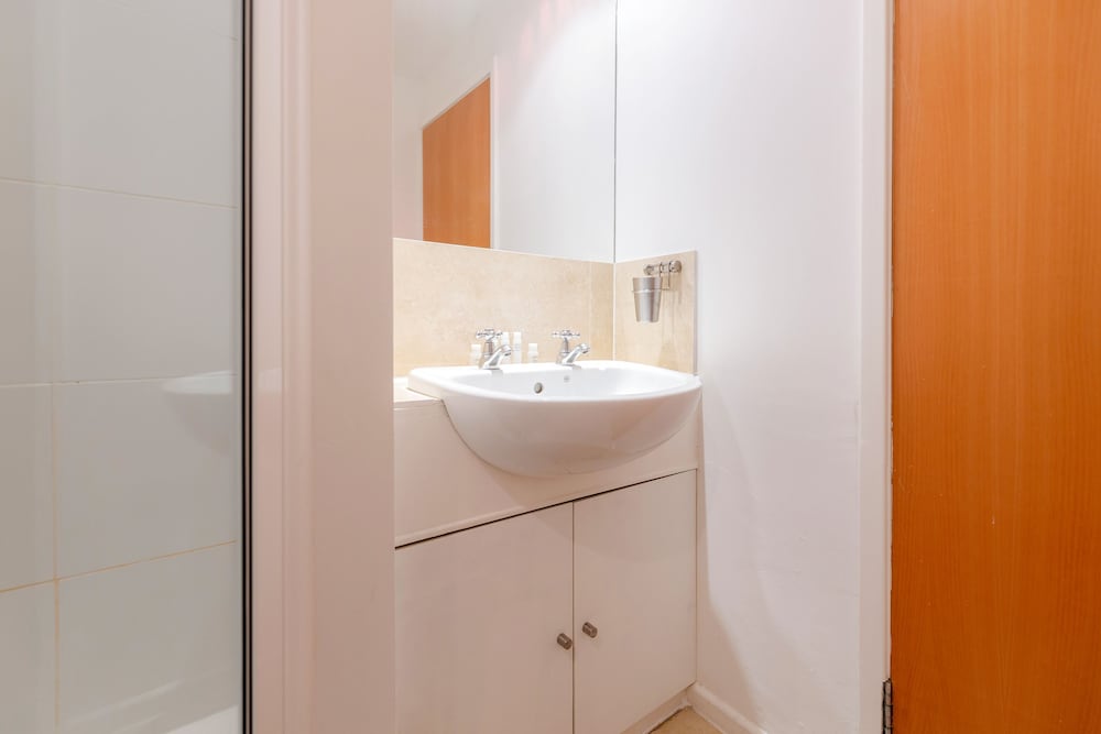 Фото Holland Park Heights by BaseToGo