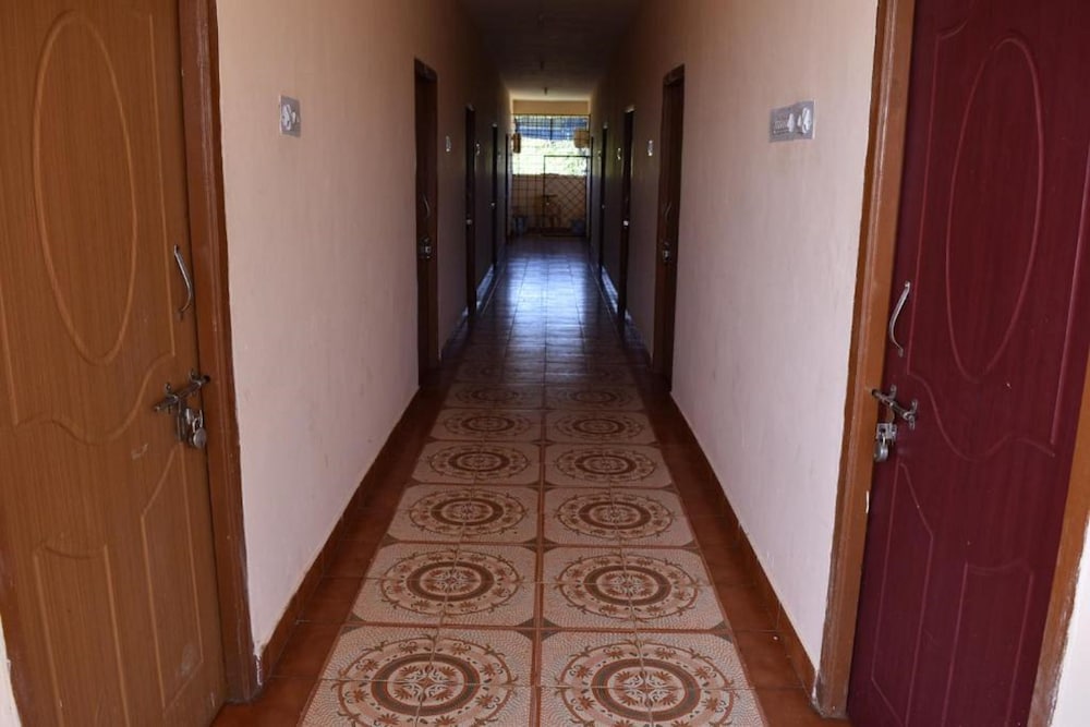 Фото Hotel Vashishta