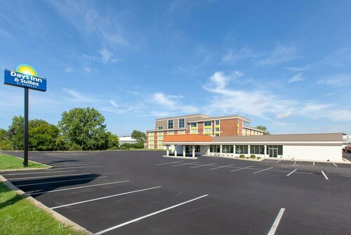 Гостиница Days Inn & Suites Grand Rapids Near Downtown в Гранд-Рапидс