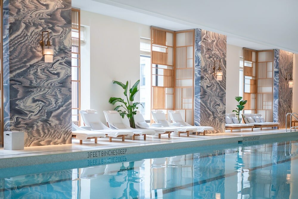 Фото Four Seasons Hotel New York Downtown