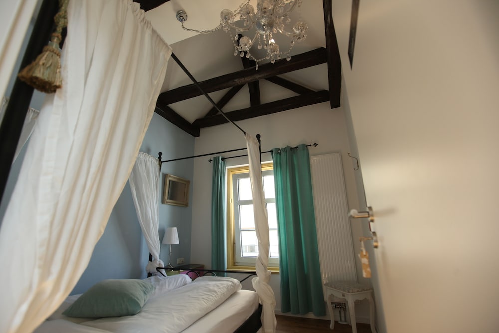 Фото Old Kings Fuessen Design Hostel