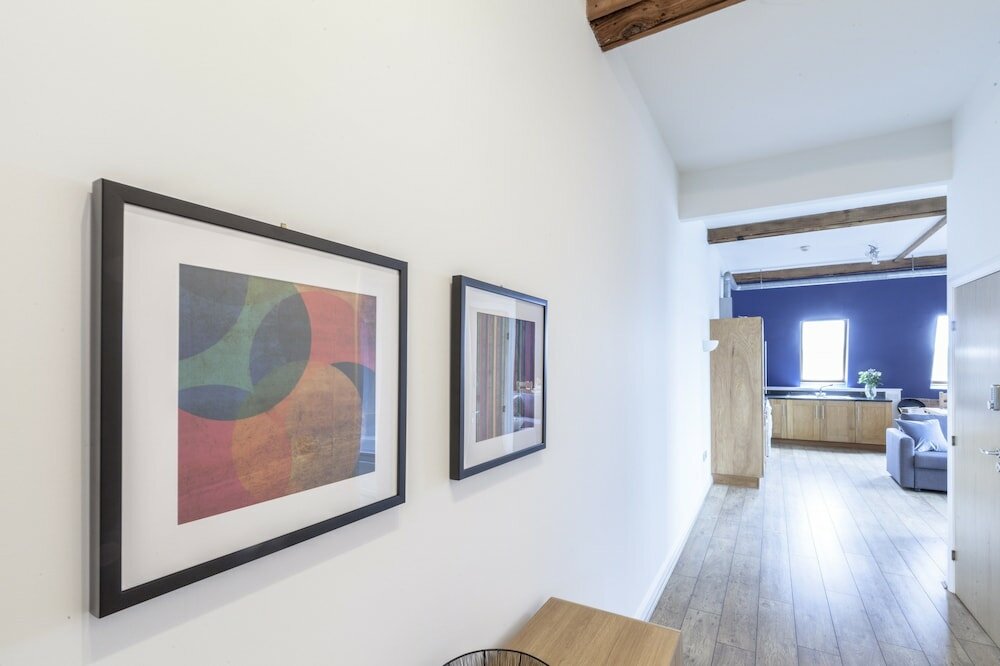 Фото Raleigh Square Apartments