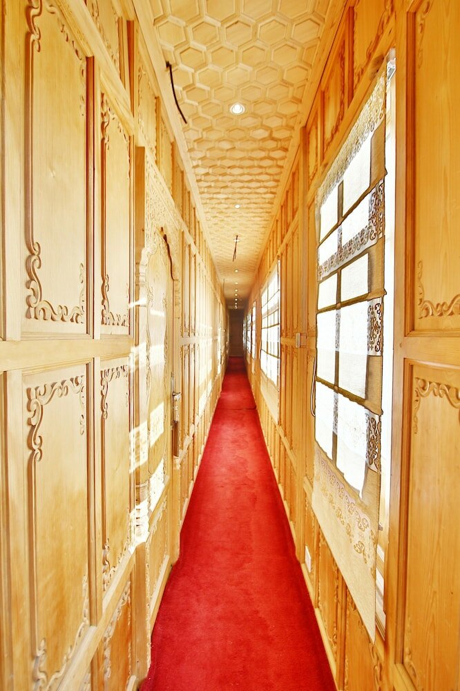 Фото Mascot Houseboats