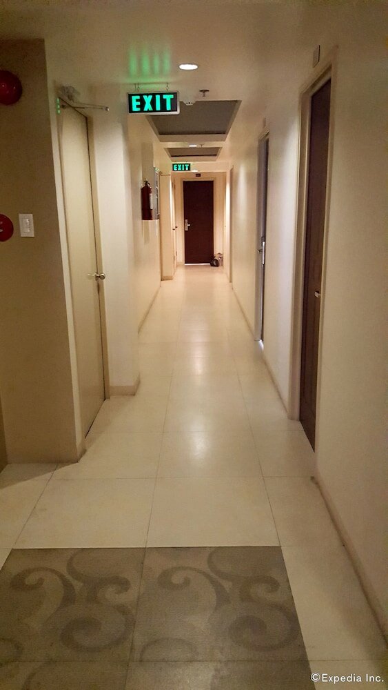 Фото M Suites Hotel