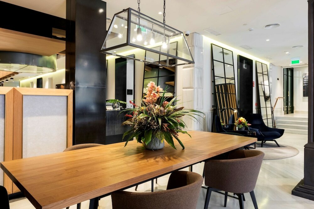Фото DoubleTree by Hilton Madrid - Prado