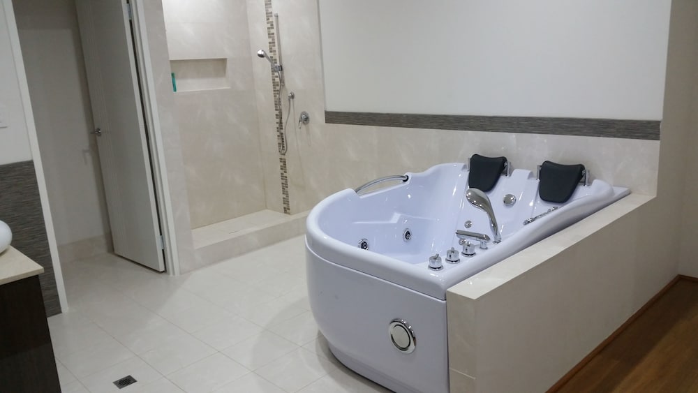 Фото Wyatt Retreat