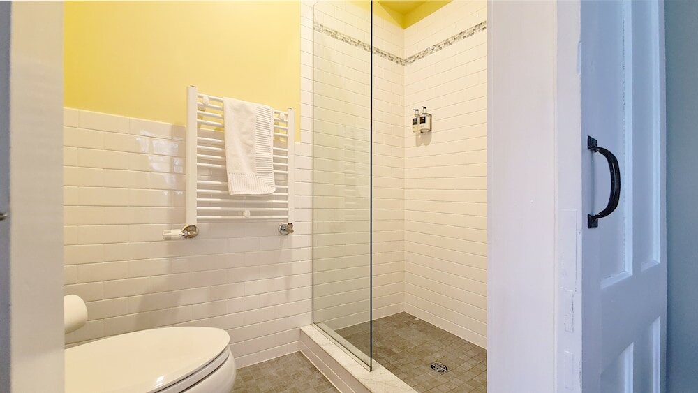 Фото Lakehouse Inn