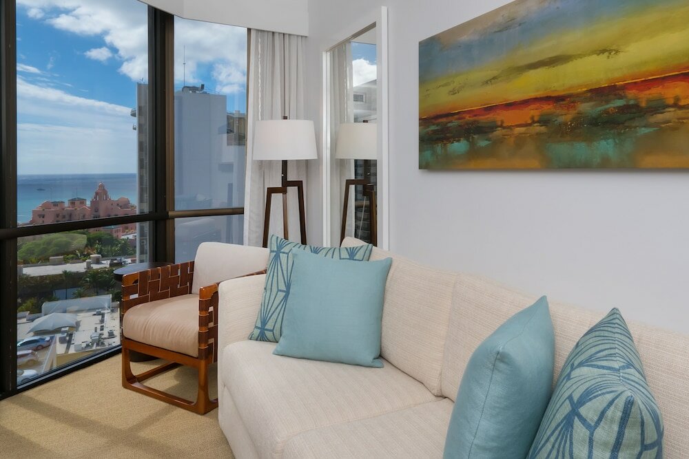 Фото Hyatt Centric Waikiki Beach