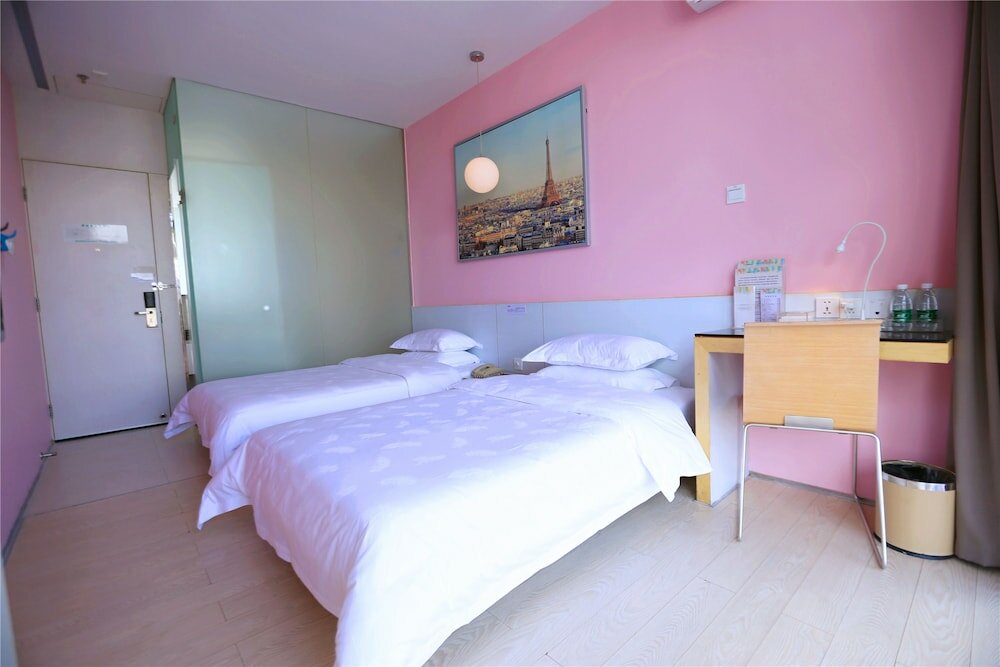 Фото Colour Inn Shenzhen Dongmen Branch