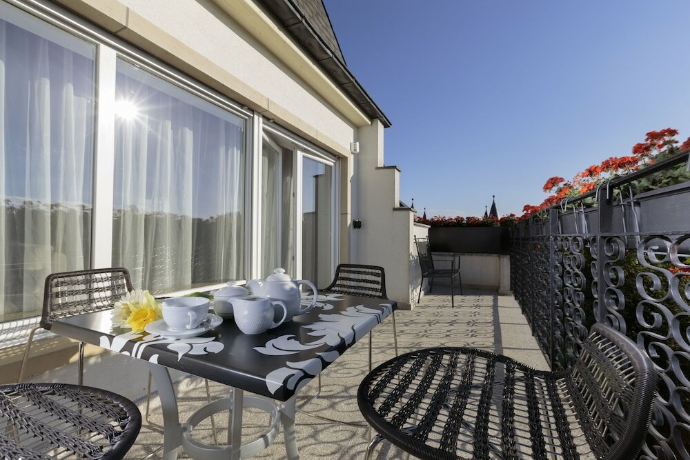 Фото The Queen Luxury Apartments Villa Vinicia