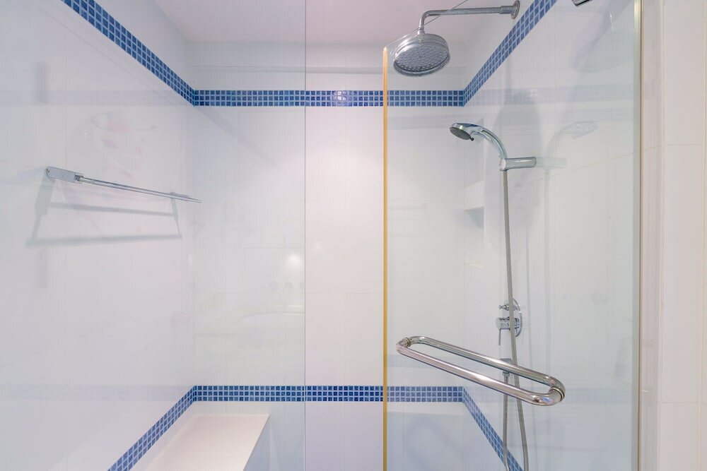 Фото Baan LonSai Beachfront Condominium