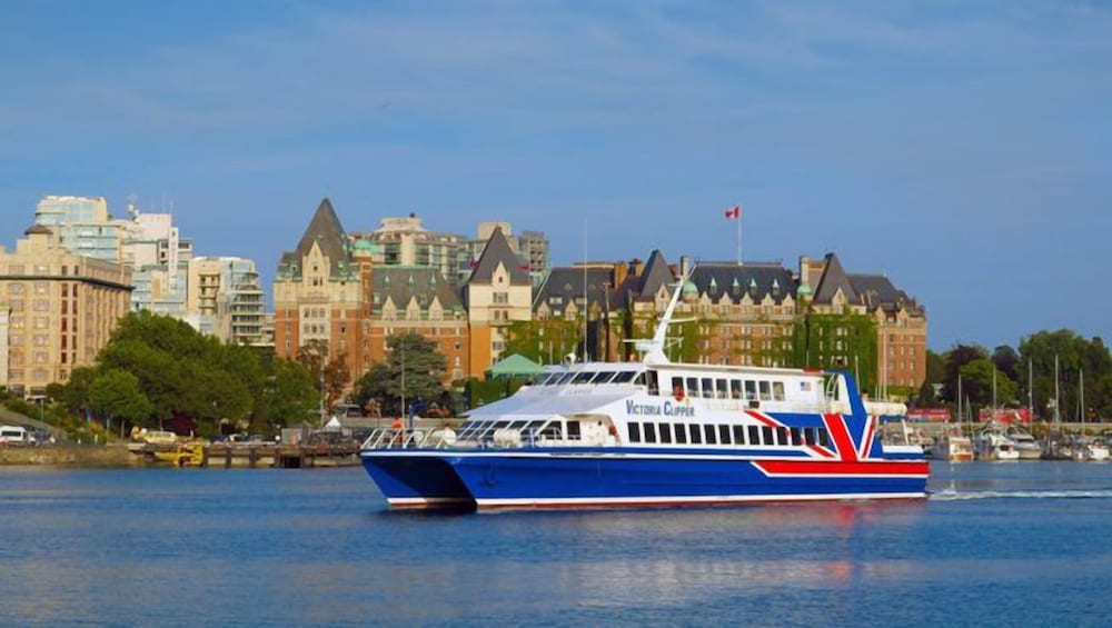 Фото Dashwood Manor Seaside Bed & Breakfast