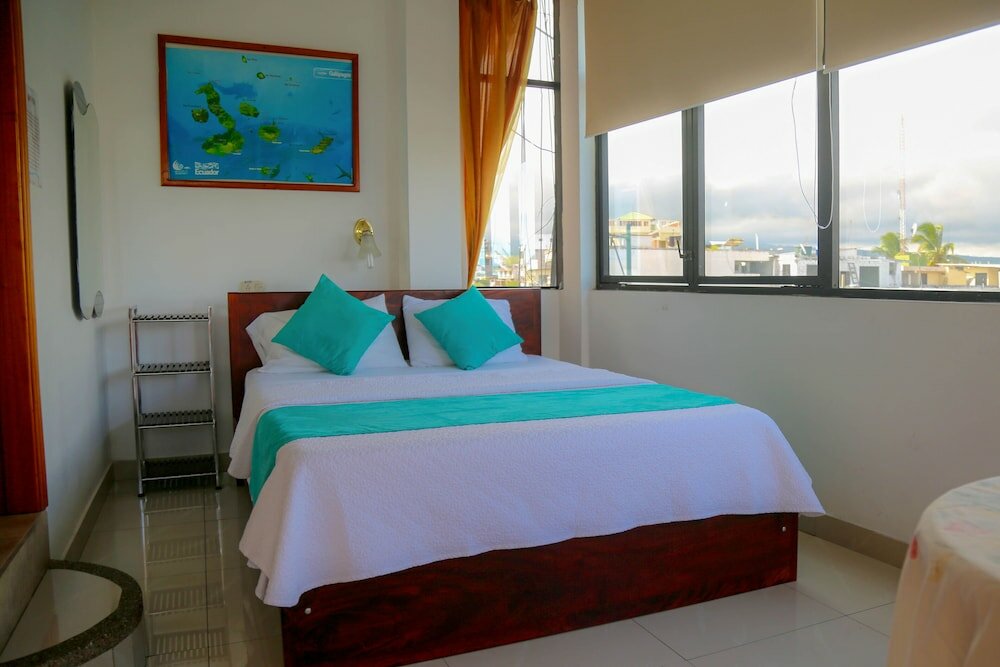 Фото Hostal Sir Francis Drake