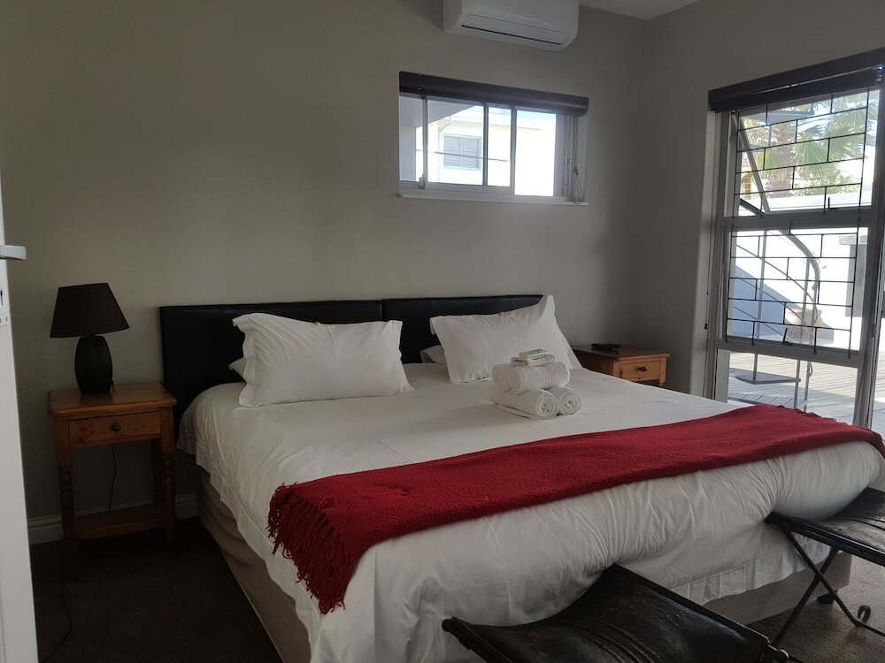 Фото Melkbosch Guesthouse