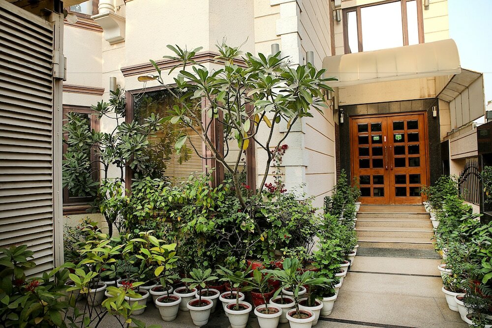 Фото Ahuja Residency Cyber City I