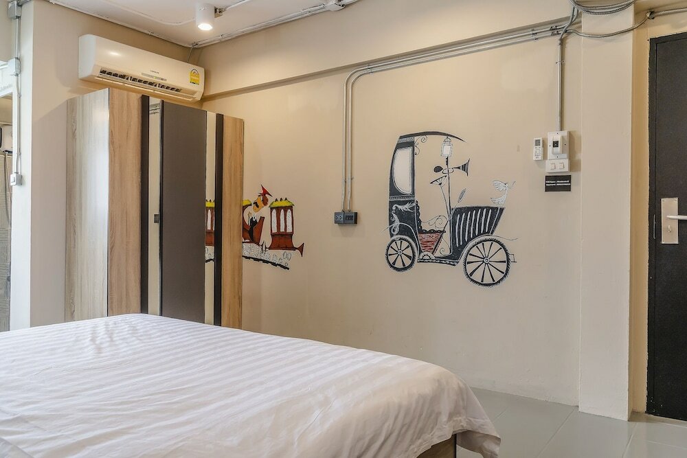 Фото The Neighbor Hoot Hostel & Cafe