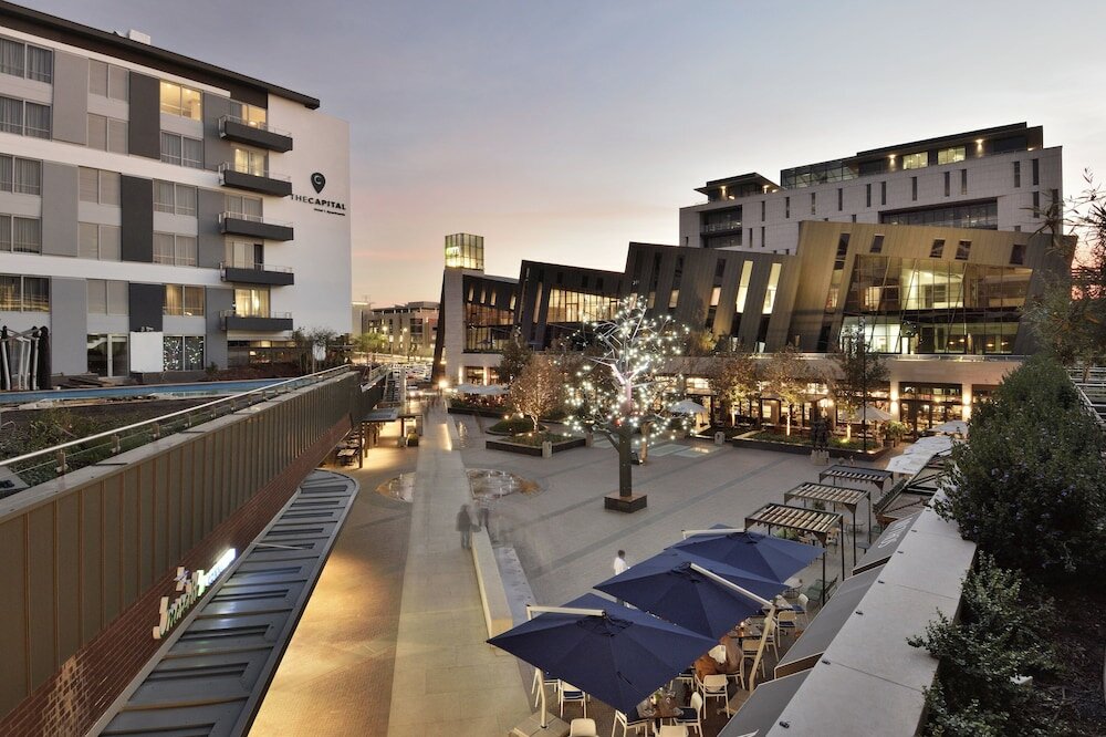 Фото The Capital Menlyn Maine