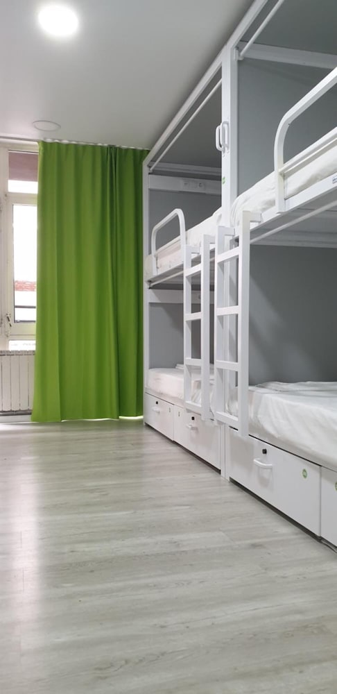 Фото Alberguinn Youth Hostel