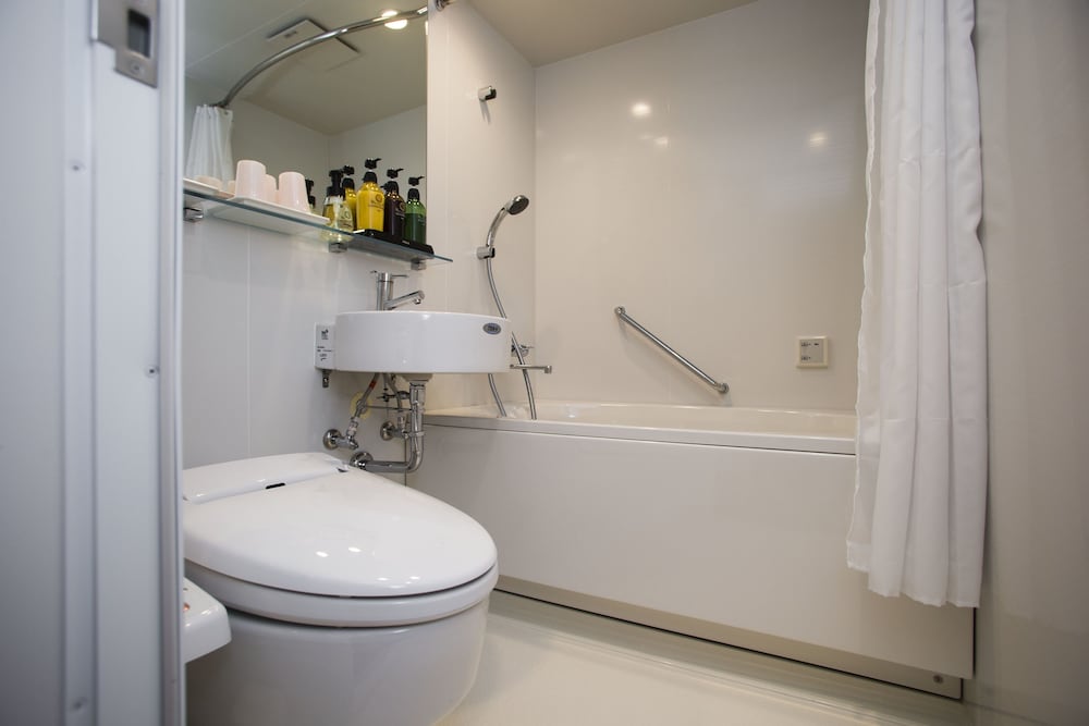 Фото Shin-Osaka Station Hotel Annex	