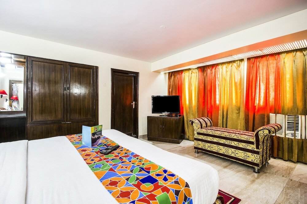 Фото FabHotel Mayfair Inn