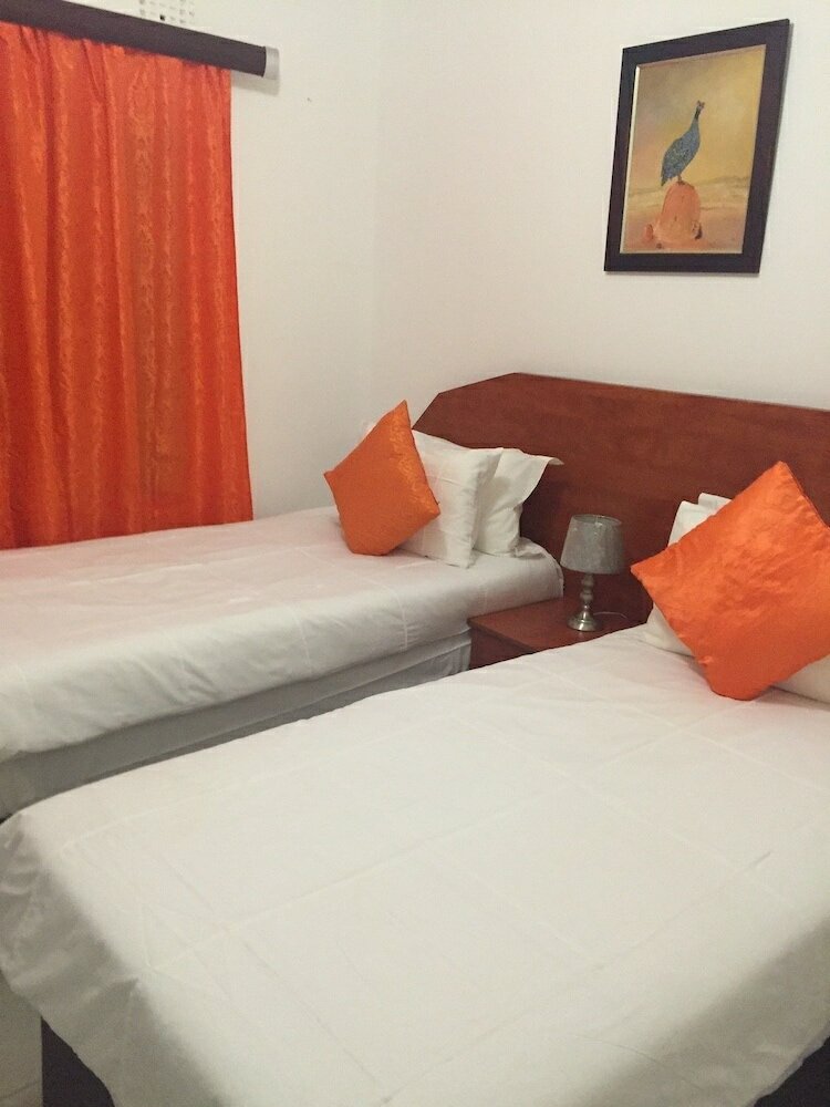 Фото Overflow Guest House