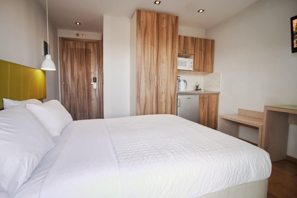 Фото Elements Rooms and Apartments