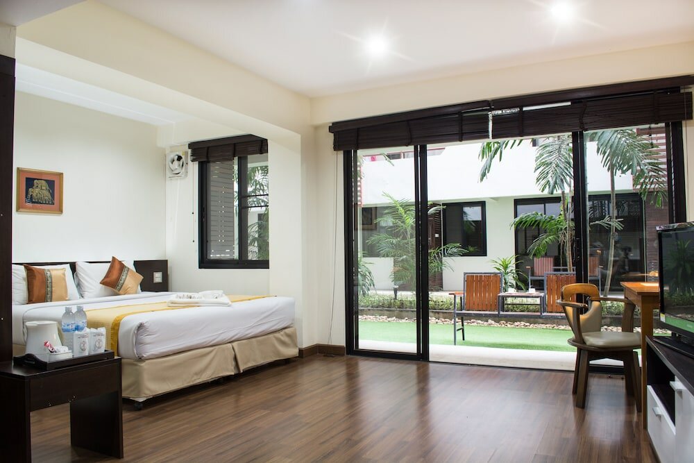 Фото отеля 2