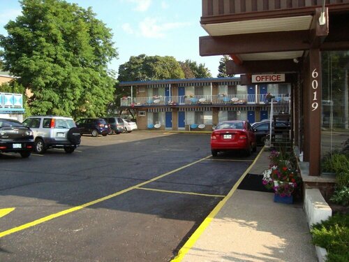 Гостиница Advance Inn в Ниагара-Фолс