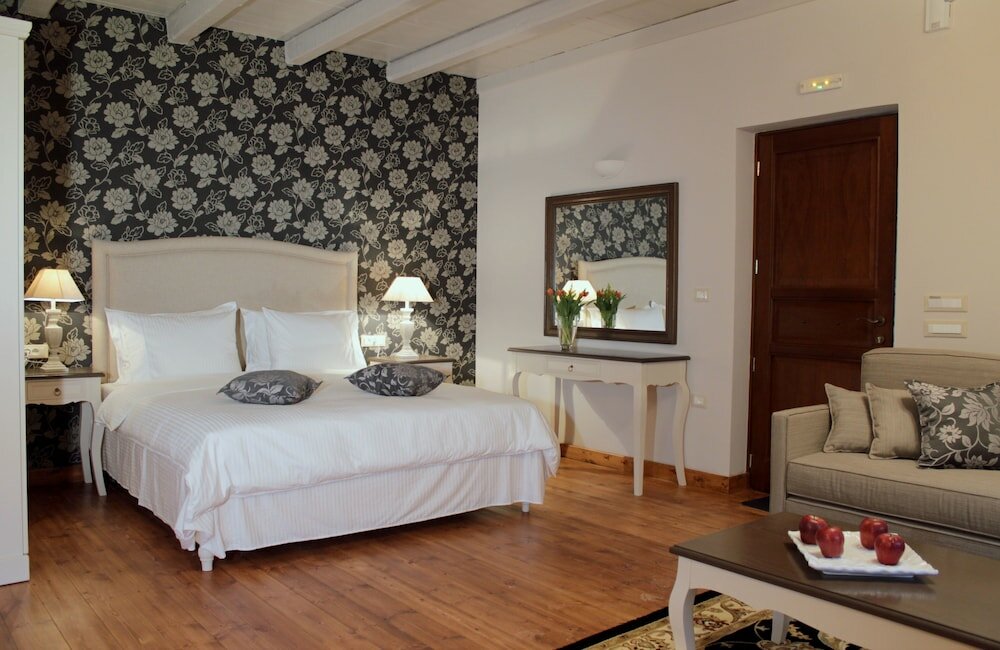 Фото Nefeles Mainalon Luxury Residences & Lounge