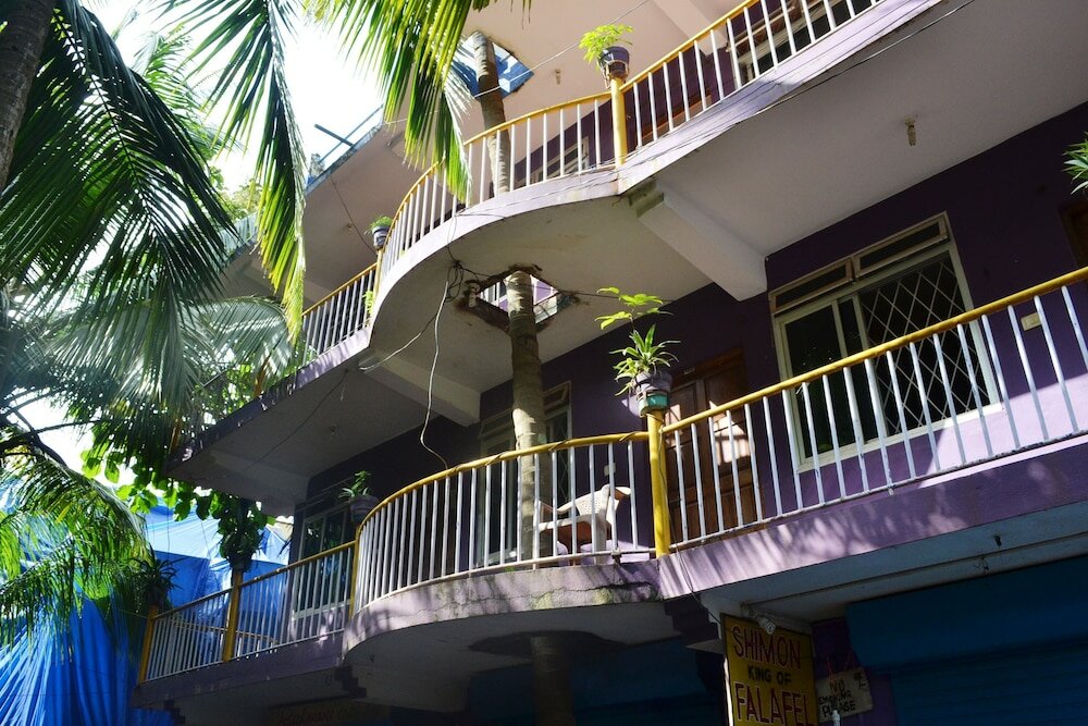 Фото J. B. L Enterprises