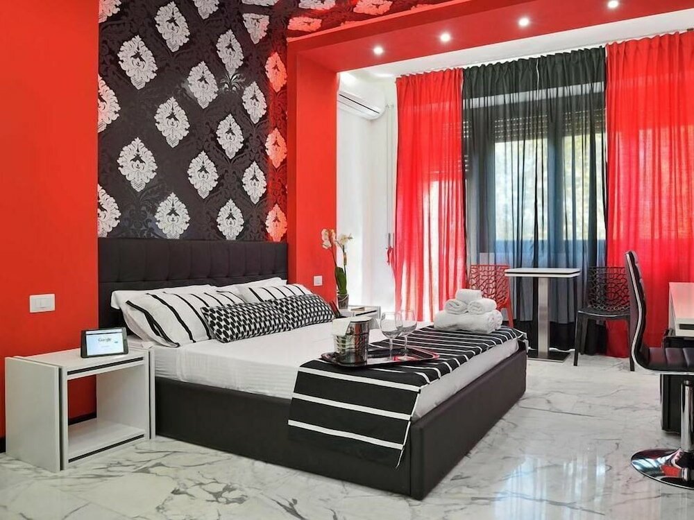 Фото Black & White G&g