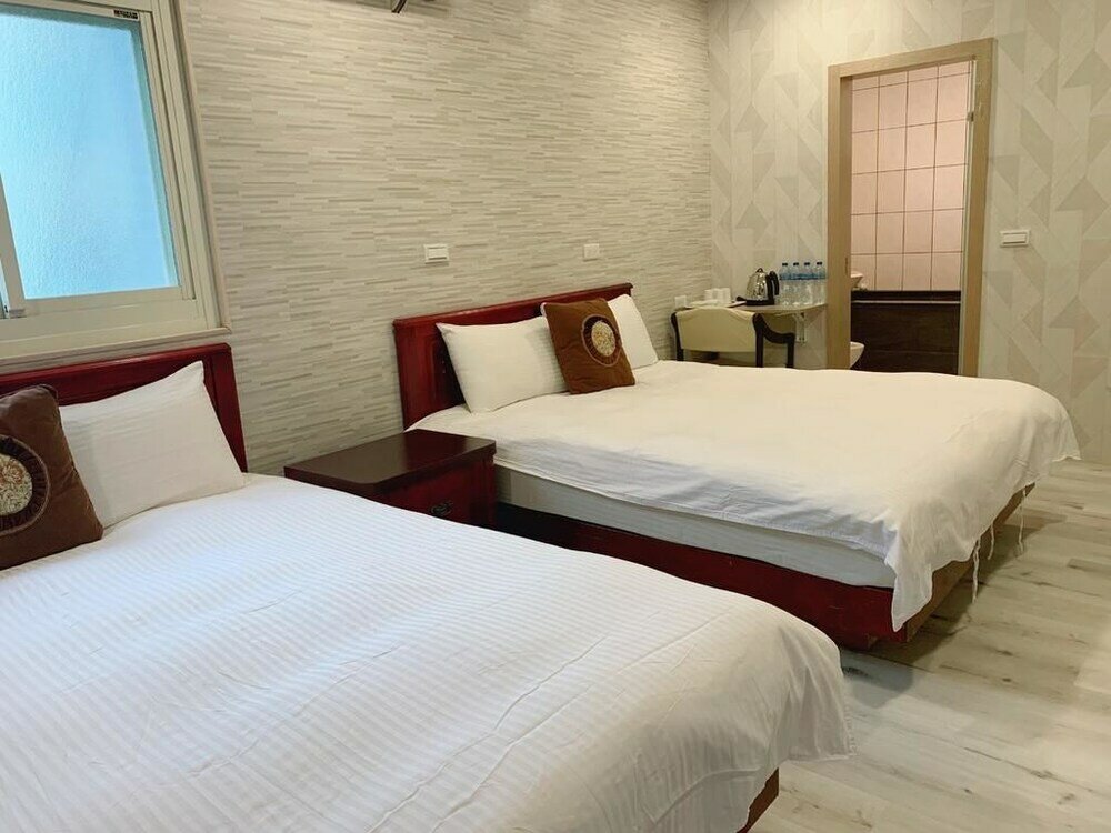 Фото Jiaoxi Hot Springs Hotel