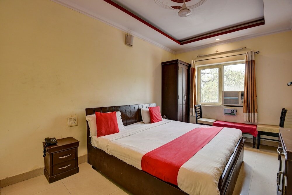 Фото Oyo 4073 Hotel Esskay