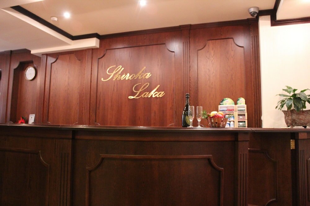 Фото Shiroka Laka Hotel
