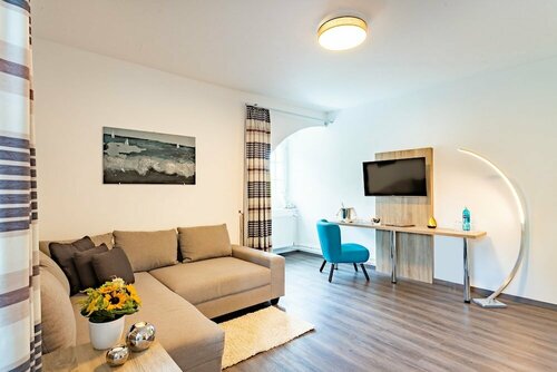 Внешний вид отеля Hotel Badehof в Бад-Зальцшлирфе, фото 5