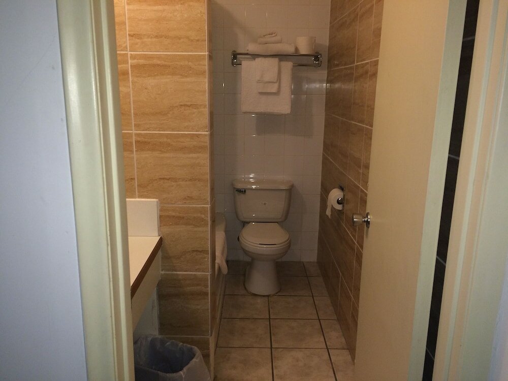 Фото Esterhazy Motor Hotel