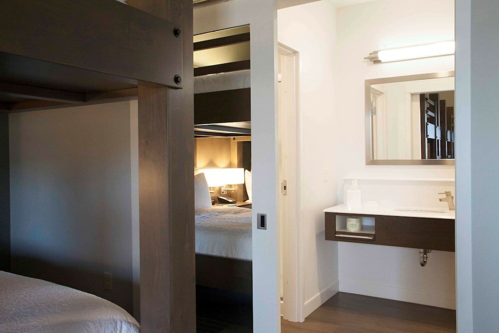 Фото Hampton Inn & Suites Downtown St. Paul