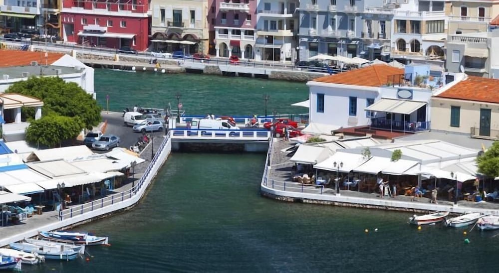 Фото Emerald Lake Studios