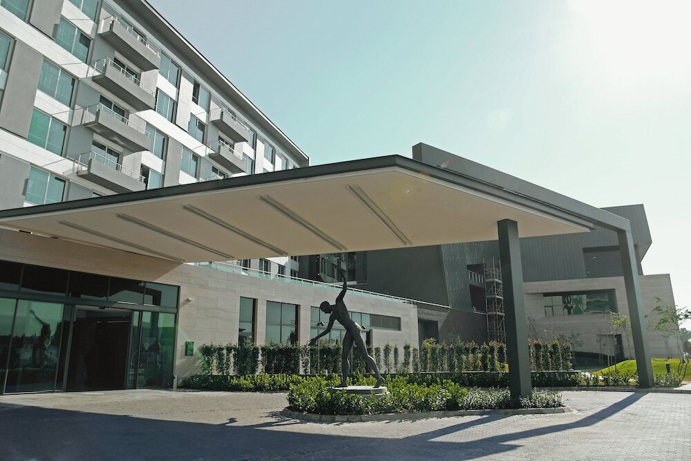 Фото The Capital Menlyn Maine