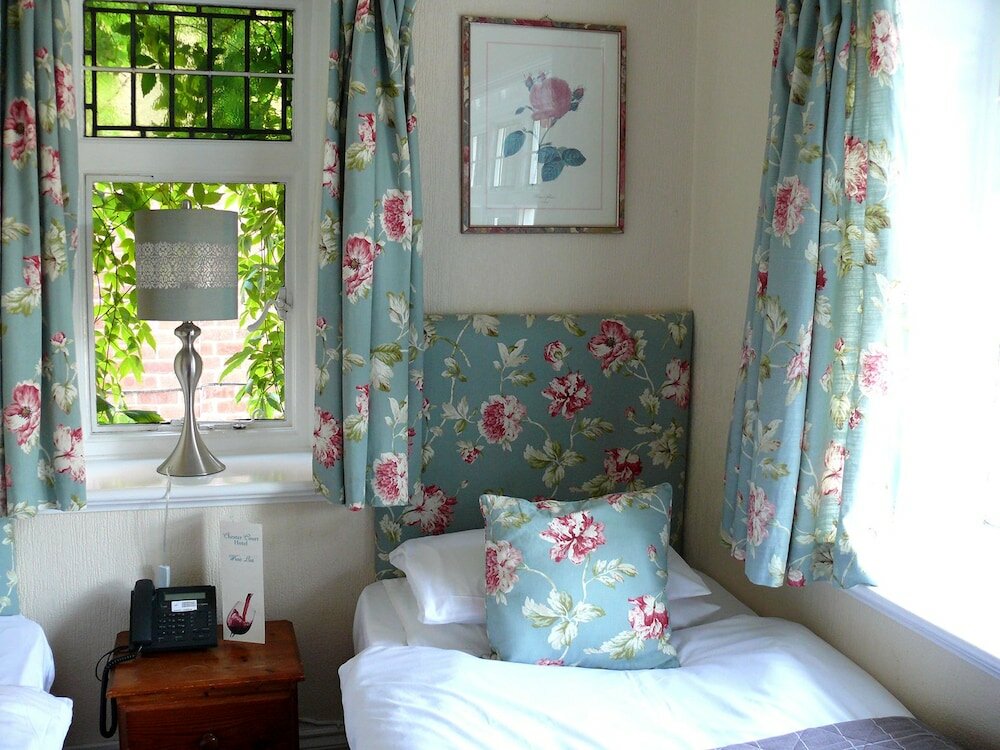 Фото Chester Court Hotel