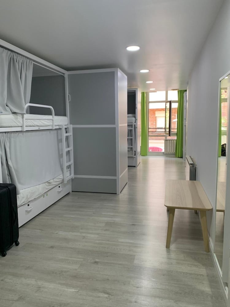 Фото Alberguinn Youth Hostel