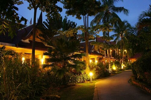 Гостиница Palm Village