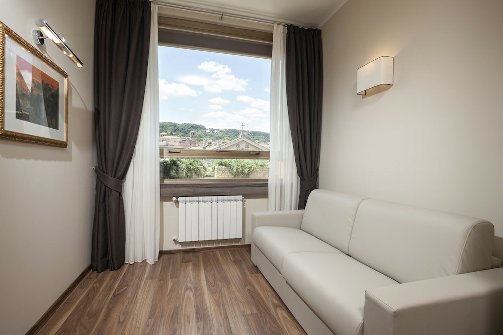 Фото Window on Rome