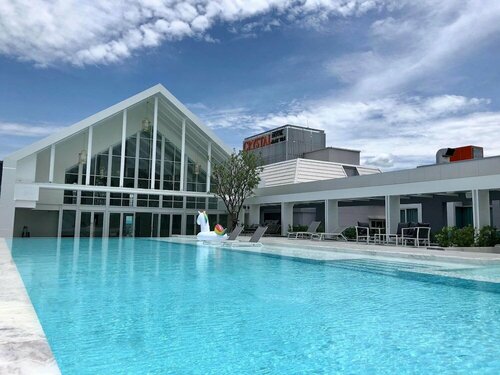 Гостиница Crystal Hotel Hat Yai в Хатъяй