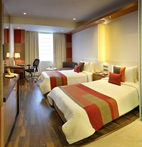 отель Deventure Sarovar Portico Kapashera