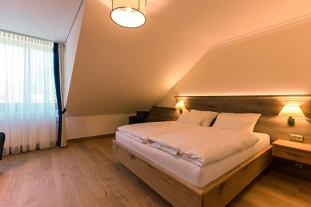 Фото Hotel & Gaststätte zum Erdinger Weißbräu