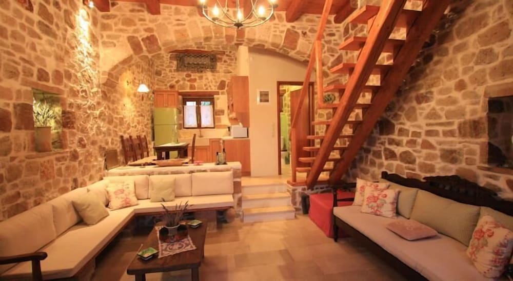 Фото Lithos Traditional Houses