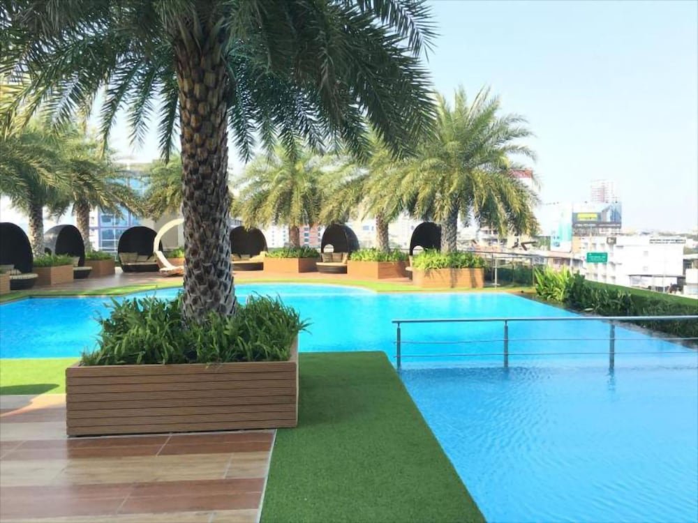 Фото The Bazaar Hotel